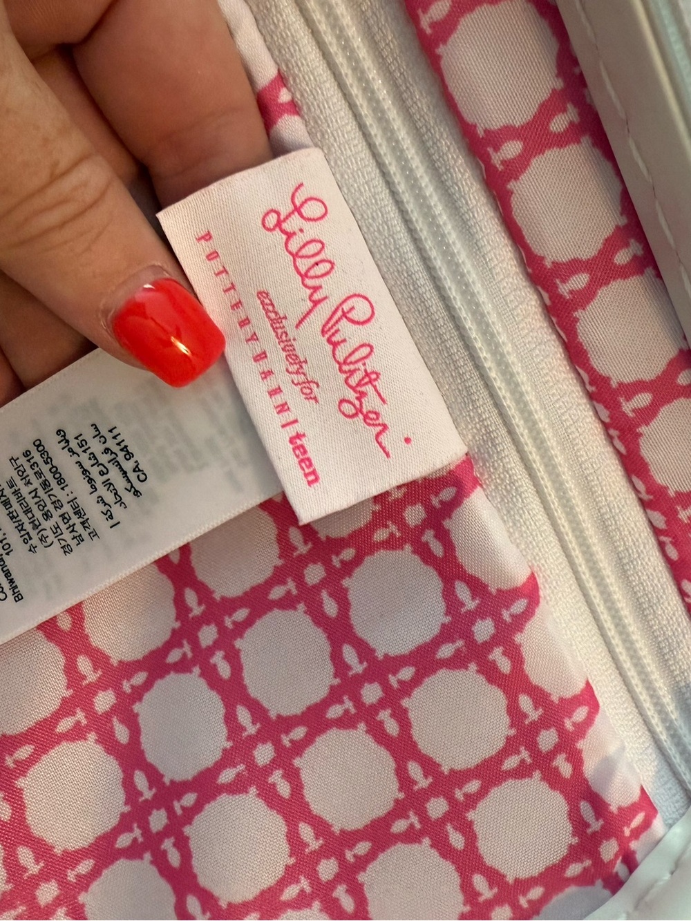Lilly Pulitzer ‘Happy as a Clam’ Hard-Shell Spinner Carry-On Luggage in Pastel - Picture 8 of 8